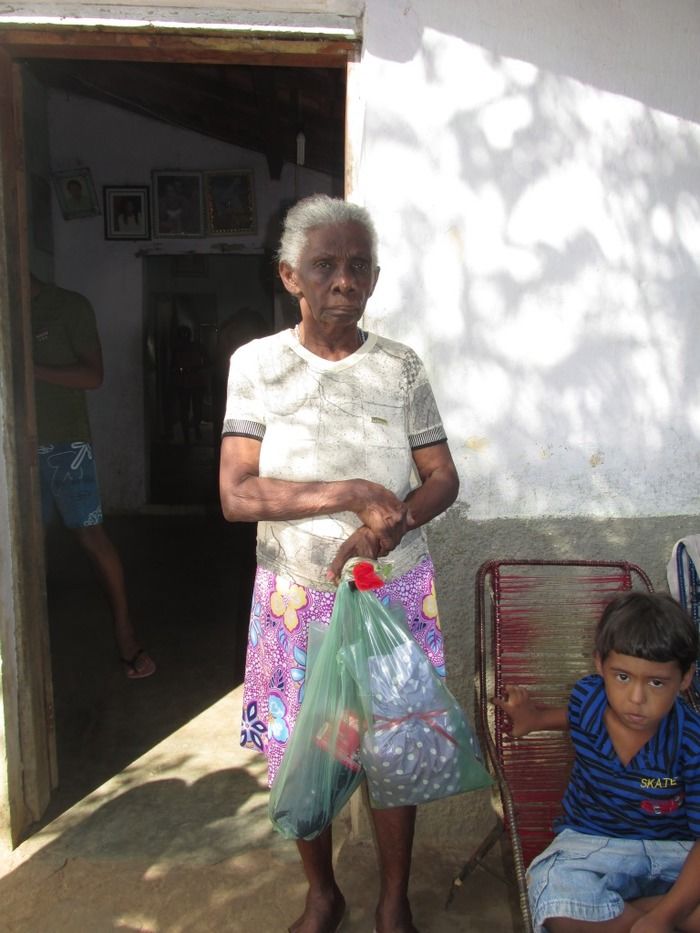 Festa Surpresa em Homenagem aos 82 anos de Etelvina Maria da Conceição no Bairro Baixa em Agricolândia - Imagem 7