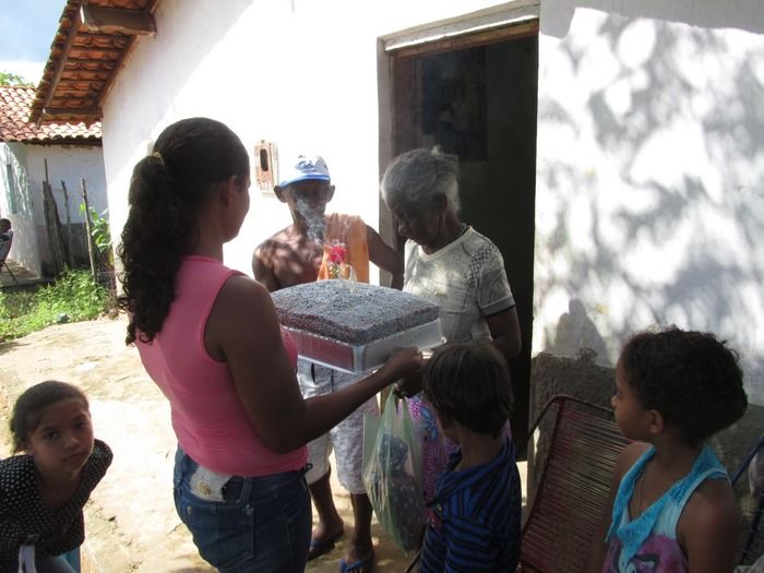 Festa Surpresa em Homenagem aos 82 anos de Etelvina Maria da Conceição no Bairro Baixa em Agricolândia - Imagem 1