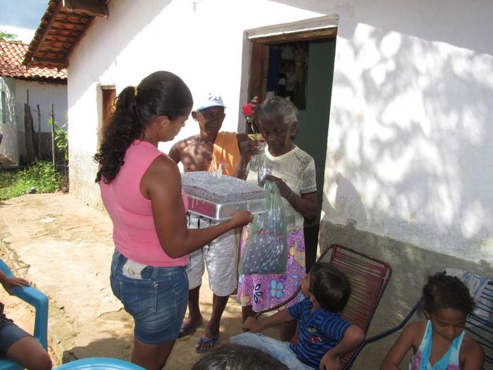 Festa Surpresa em Homenagem aos 82 anos de Etelvina Maria da Conceição no Bairro Baixa em Agricolândia - Imagem 2