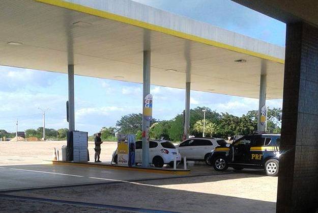 PRF apreende em Campo Maior carros importados roubados no Ceará - Imagem 2
