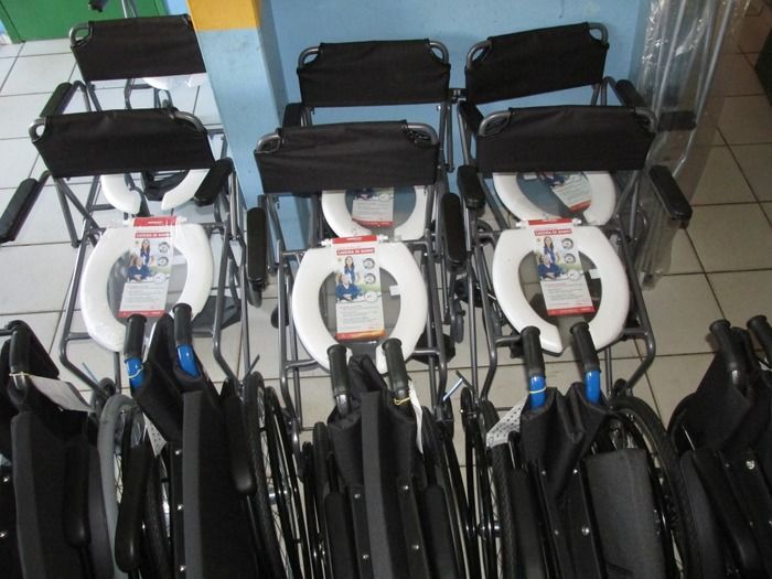 Prefeito Walter Alencar e CRAS fazem doação de cadeiras de rodas as Famílias carentes em Agricolândia - Imagem 9