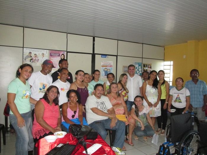 Prefeito Walter Alencar e CRAS fazem doação de cadeiras de rodas as Famílias carentes em Agricolândia - Imagem 6