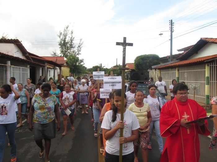 Fiéis acompanham a Via-Sacra em Agricolândia - Imagem 16