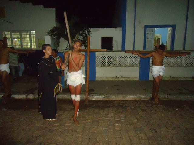 Grupo de Teatro Cutucamente Realiza o Espetáculo Paixão de Cristo - Imagem 99