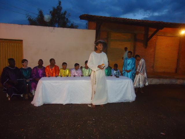 Grupo de Teatro Cutucamente Realiza o Espetáculo Paixão de Cristo - Imagem 30