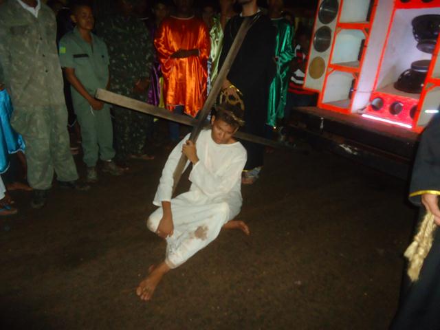 Grupo de Teatro Cutucamente Realiza o Espetáculo Paixão de Cristo - Imagem 78