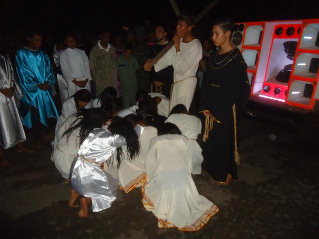 Grupo de Teatro Cutucamente Realiza o Espetáculo Paixão de Cristo - Imagem 85