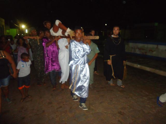 Grupo de Teatro Cutucamente Realiza o Espetáculo Paixão de Cristo - Imagem 111