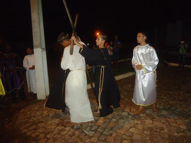 Grupo de Teatro Cutucamente Realiza o Espetáculo Paixão de Cristo - Imagem 62