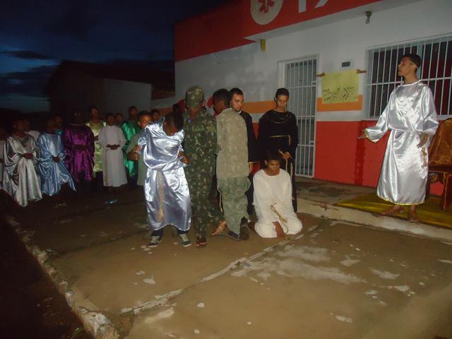 Grupo de Teatro Cutucamente Realiza o Espetáculo Paixão de Cristo - Imagem 54