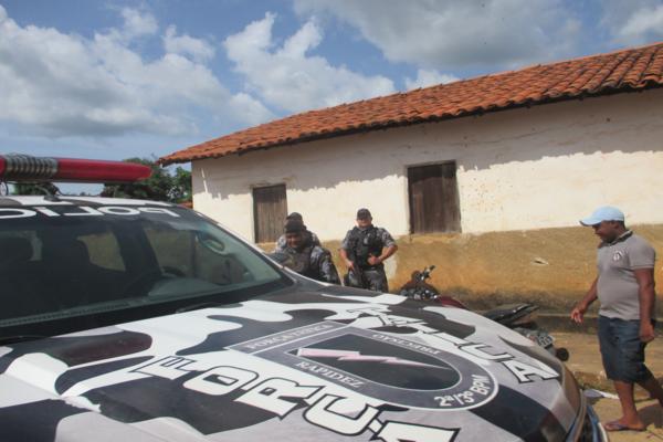 População protesta em frente à delegacia de Polícia em Amarante e ameaçam atear fogo ( Caso ‘Anão )  - Imagem 18