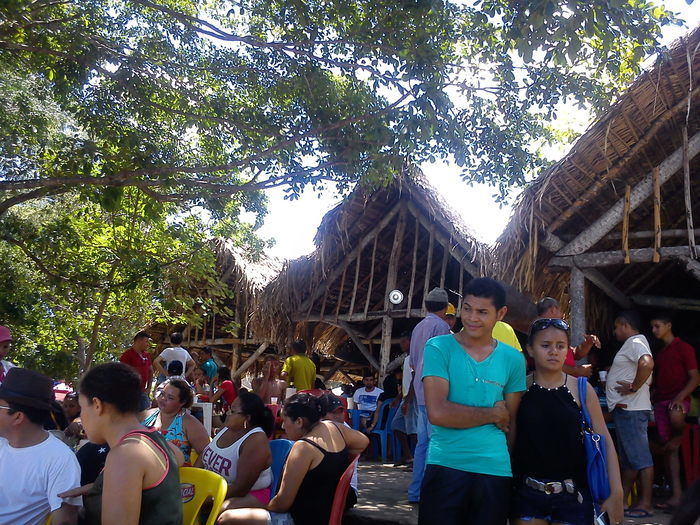 Cachoeira do Urubu Recebeu centenas de Turistas neste Domingo de Pascoa - Imagem 4