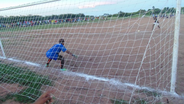 Varjota vence nos pênaltis a Favela e enfrentará o Juventude Cigano na final do campeonato municipal  - Imagem 9