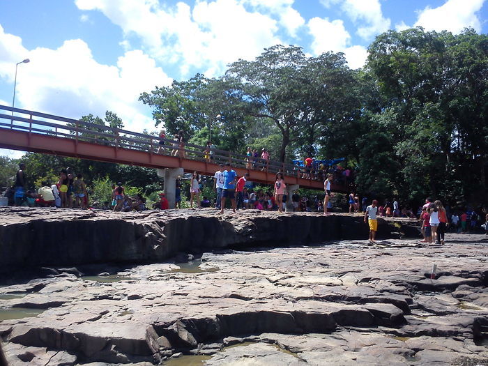 Cachoeira do Urubu Recebeu centenas de Turistas neste Domingo de Pascoa - Imagem 8