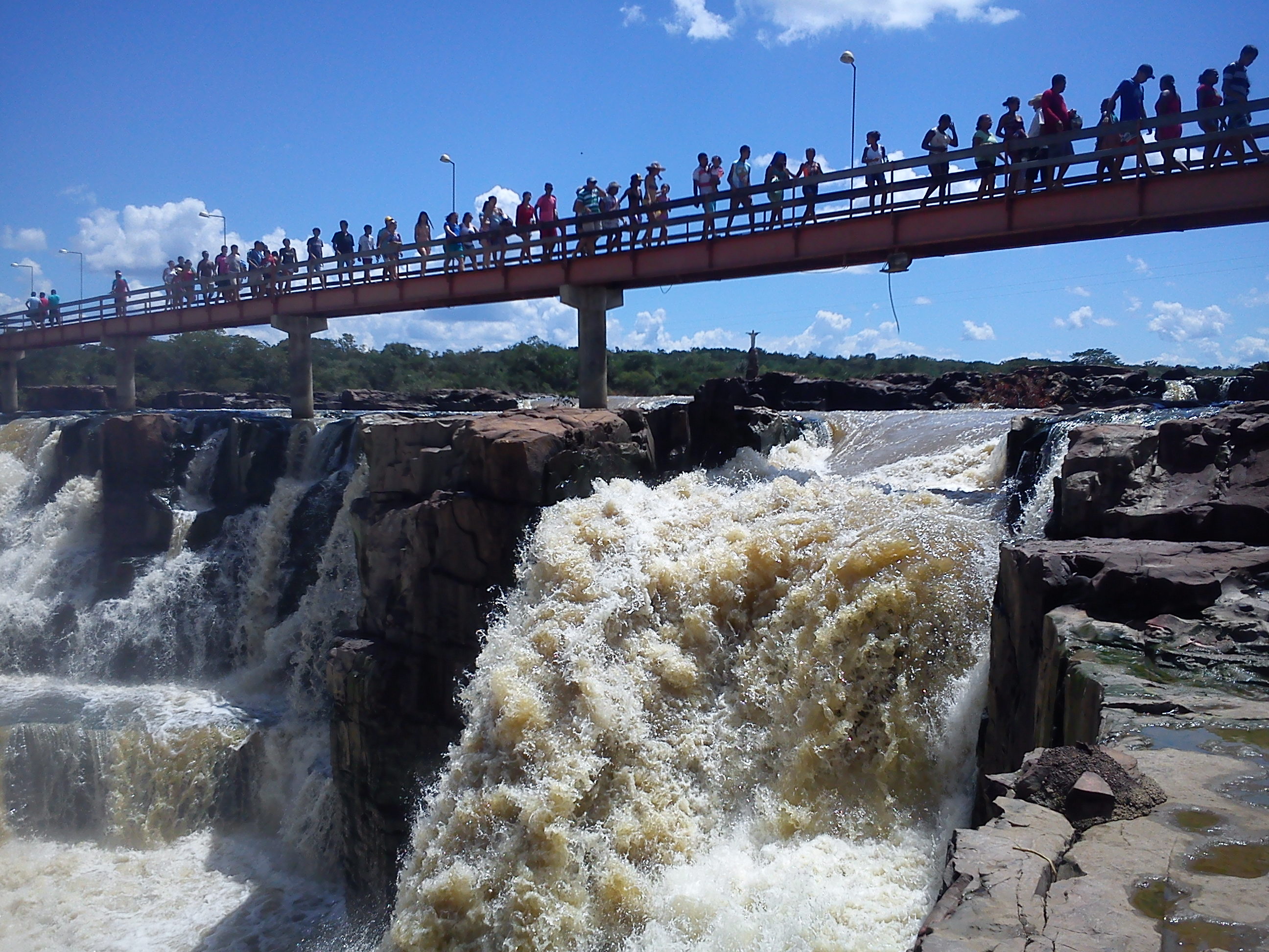 Cachoeira do Urubu Recebeu centenas de Turistas neste Domingo de Pascoa
