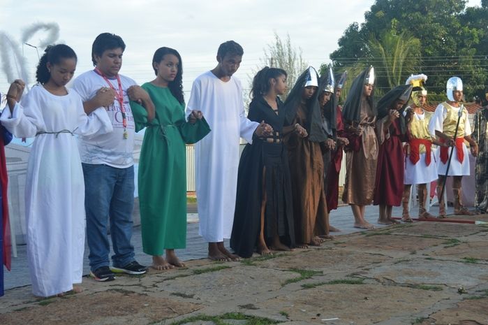 Sucesso de publico prestigiam a apresentação da encenação da Paixão e Crucificação de Cristo 2015 - Imagem 5