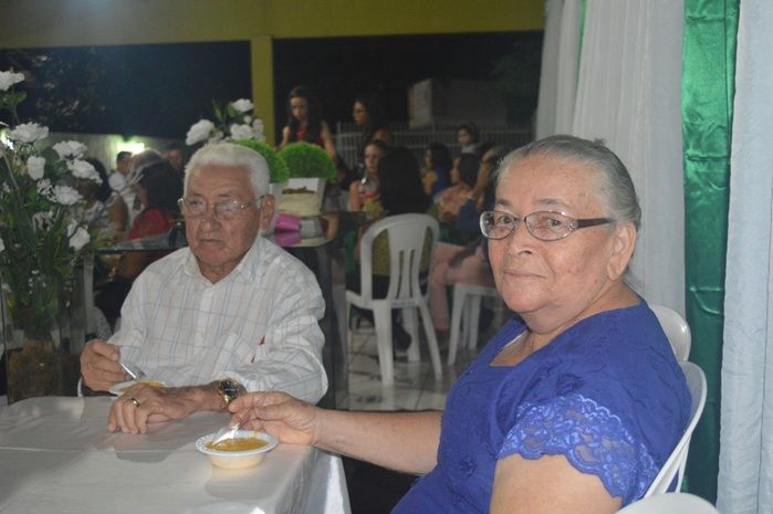 Churrasco e jantar de comemoração pela formatura em Serviço Social de Lilian Raquel. - Imagem 17