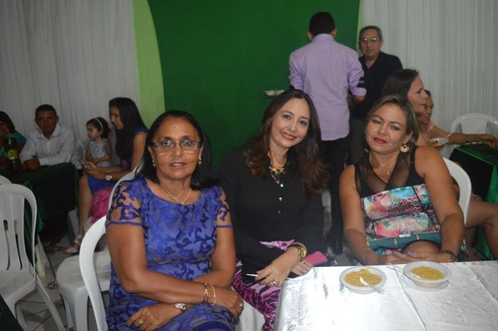 Churrasco e jantar de comemoração pela formatura em Serviço Social de Lilian Raquel. - Imagem 5