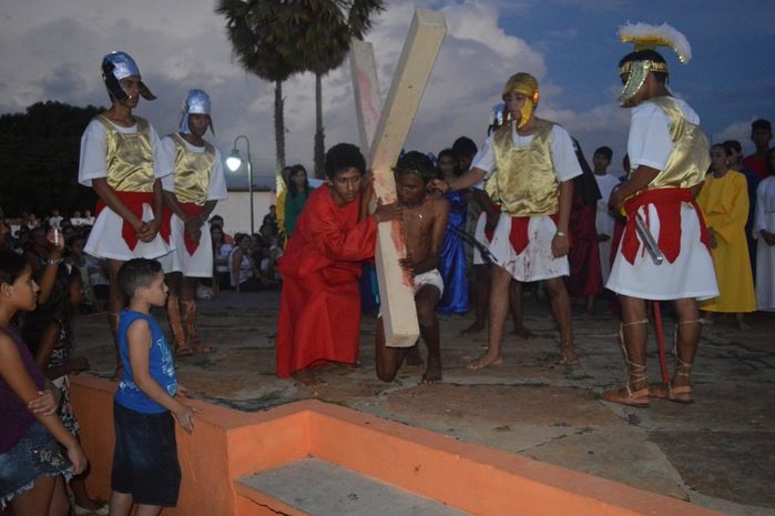 Sucesso de publico prestigiam a apresentação da encenação da Paixão e Crucificação de Cristo 2015 - Imagem 64