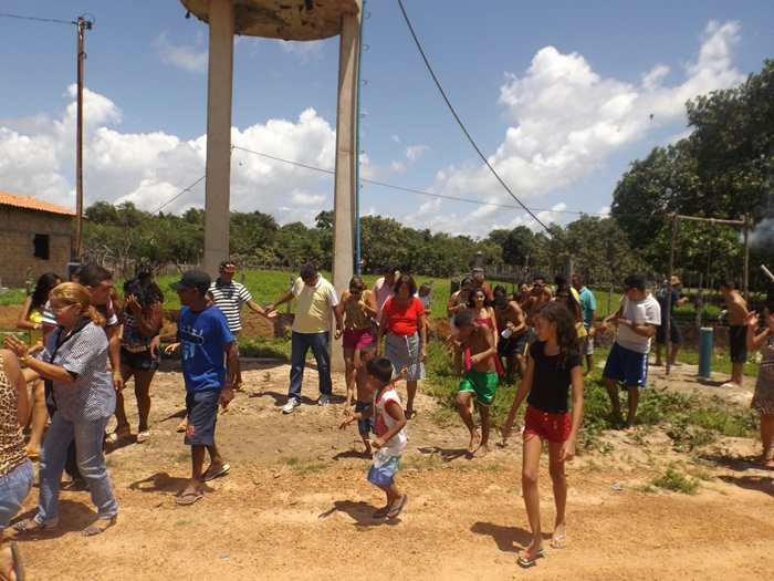 Prefeito Zé Henrique inaugura mais um abastecimento d’água - Imagem 7