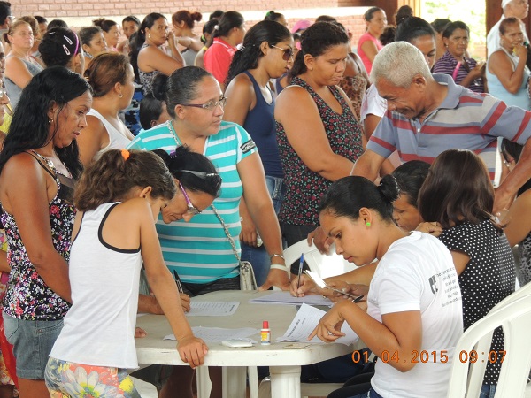 Prefeitura de Monsenhor Gil, realiza distribuição de cestas básicas  - Imagem 1
