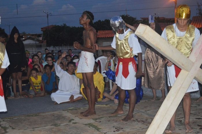 Sucesso de publico prestigiam a apresentação da encenação da Paixão e Crucificação de Cristo 2015 - Imagem 56