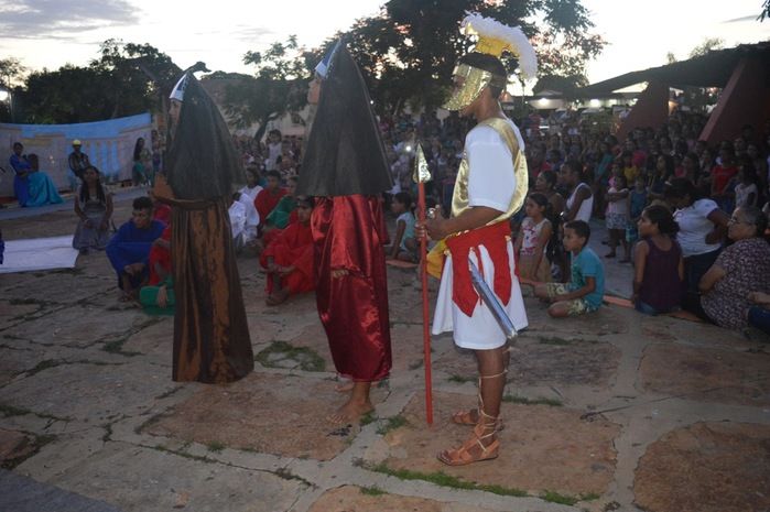 Sucesso de publico prestigiam a apresentação da encenação da Paixão e Crucificação de Cristo 2015 - Imagem 49