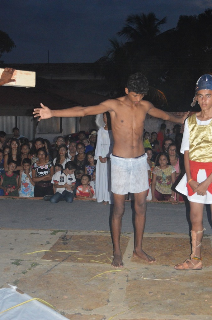 Sucesso de publico prestigiam a apresentação da encenação da Paixão e Crucificação de Cristo 2015 - Imagem 71