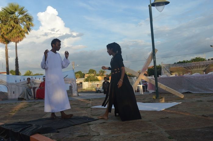 Sucesso de publico prestigiam a apresentação da encenação da Paixão e Crucificação de Cristo 2015 - Imagem 33