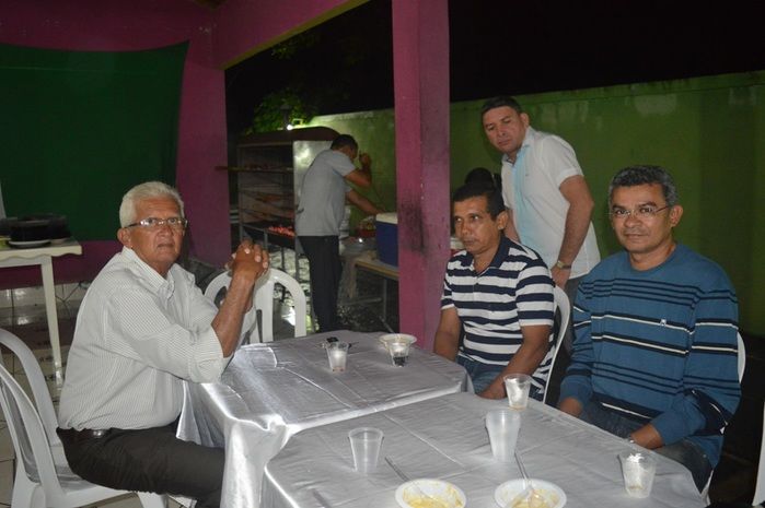 Churrasco e jantar de comemoração pela formatura em Serviço Social de Lilian Raquel. - Imagem 18