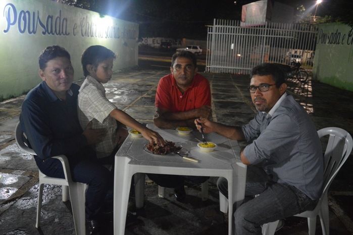 Churrasco e jantar de comemoração pela formatura em Serviço Social de Lilian Raquel. - Imagem 27