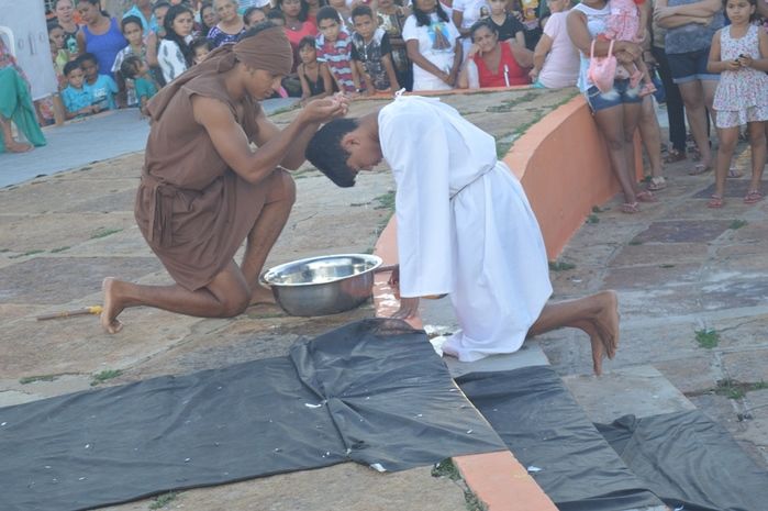 Sucesso de publico prestigiam a apresentação da encenação da Paixão e Crucificação de Cristo 2015 - Imagem 23