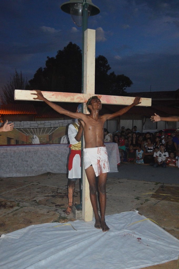 Sucesso de publico prestigiam a apresentação da encenação da Paixão e Crucificação de Cristo 2015 - Imagem 72