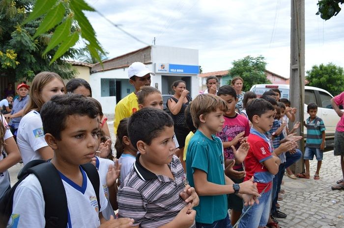 Resgatando a cultura popular; escolas municipais realizam malhação do Judas - Imagem 4