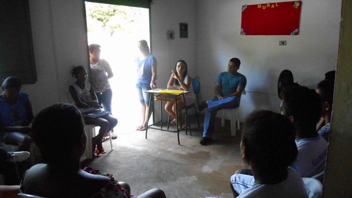 Jovens participam de encontro - Imagem 5