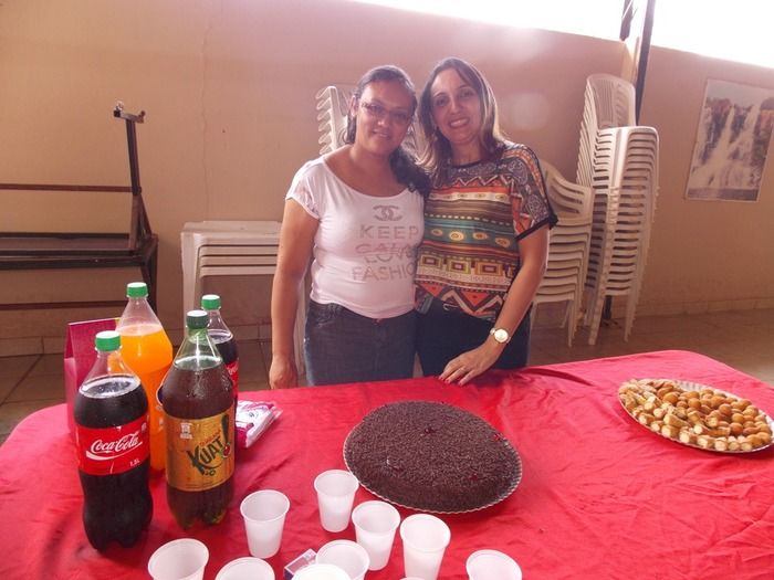 Coordenadora do CRAS Marcília Cavalcante é surpreendida por amigas. - Imagem 5