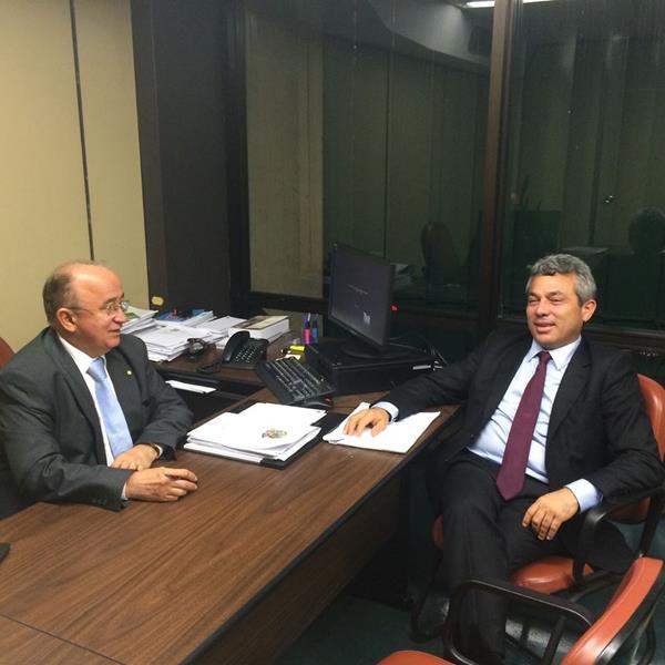 Prefeito vai a Brasília para conferir a tramitação dos projetos - Imagem 3