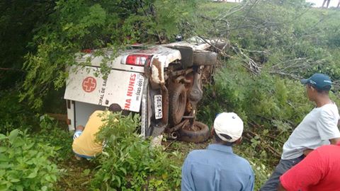 Acidente envolvendo ambulância de Cajazeiras PI deixa vítima fatal na BR 230 - Imagem 1