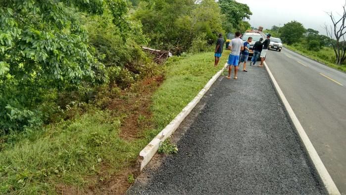 Acidente envolvendo ambulância de Cajazeiras PI deixa vítima fatal na BR 230 - Imagem 4