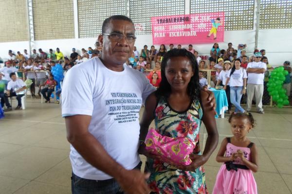 Amarante : IIV Caminhada da Integração Social em homenagem ao dia do trabalhador reúne mais de 2000 pessoas - Imagem 301