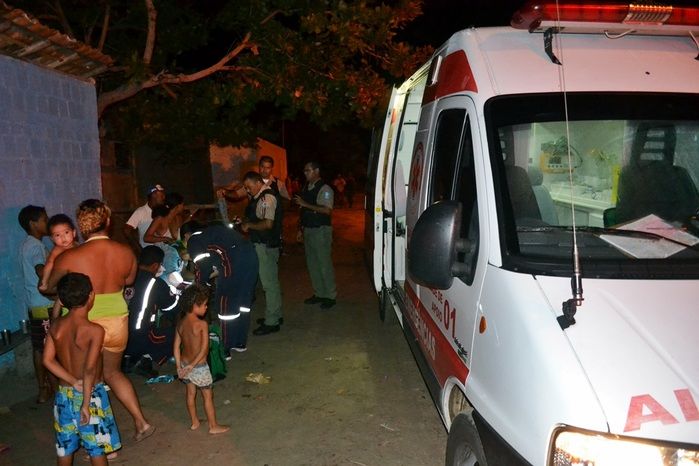 O homem foi levado para o Pronto Socorro do HEDA. (Foto: Kairo Amaral)