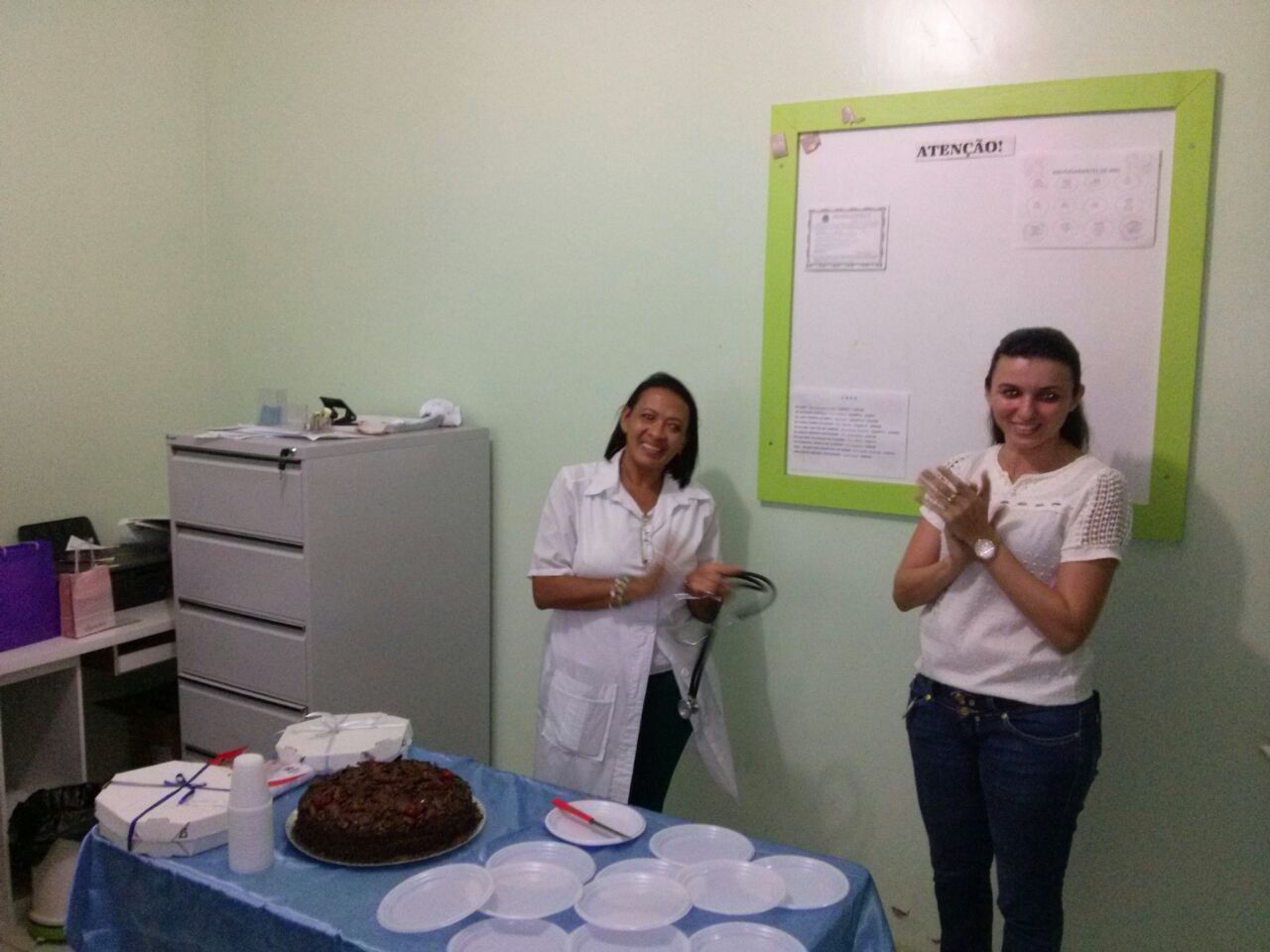Equipe comemora aniversário da Médica Cubana Mercedes Rodrígues e da Enfermeira Valéria 
