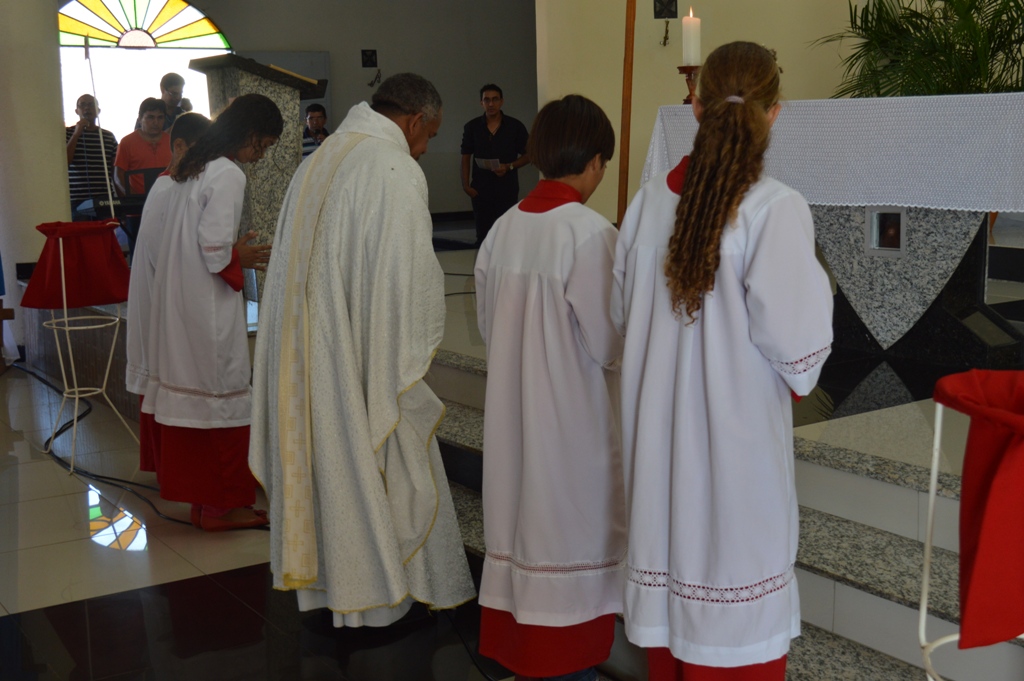 Missa em Homenagem as Mães na Igreja Matriz Sagrado Coração de Jesus 