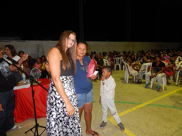 Varias mães são contempladas com sorteio de brindes - Imagem 4