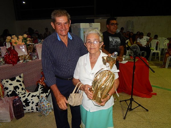 Varias mães são contempladas com sorteio de brindes - Imagem 2