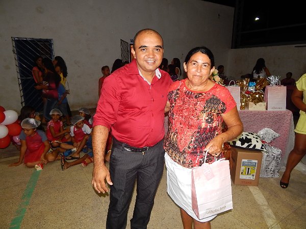 Varias mães são contempladas com sorteio de brindes - Imagem 20