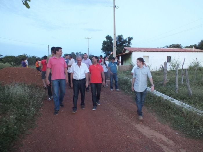 Vereadores de Dom Expedito Lopes inauguram estrada vicinal - Imagem 10