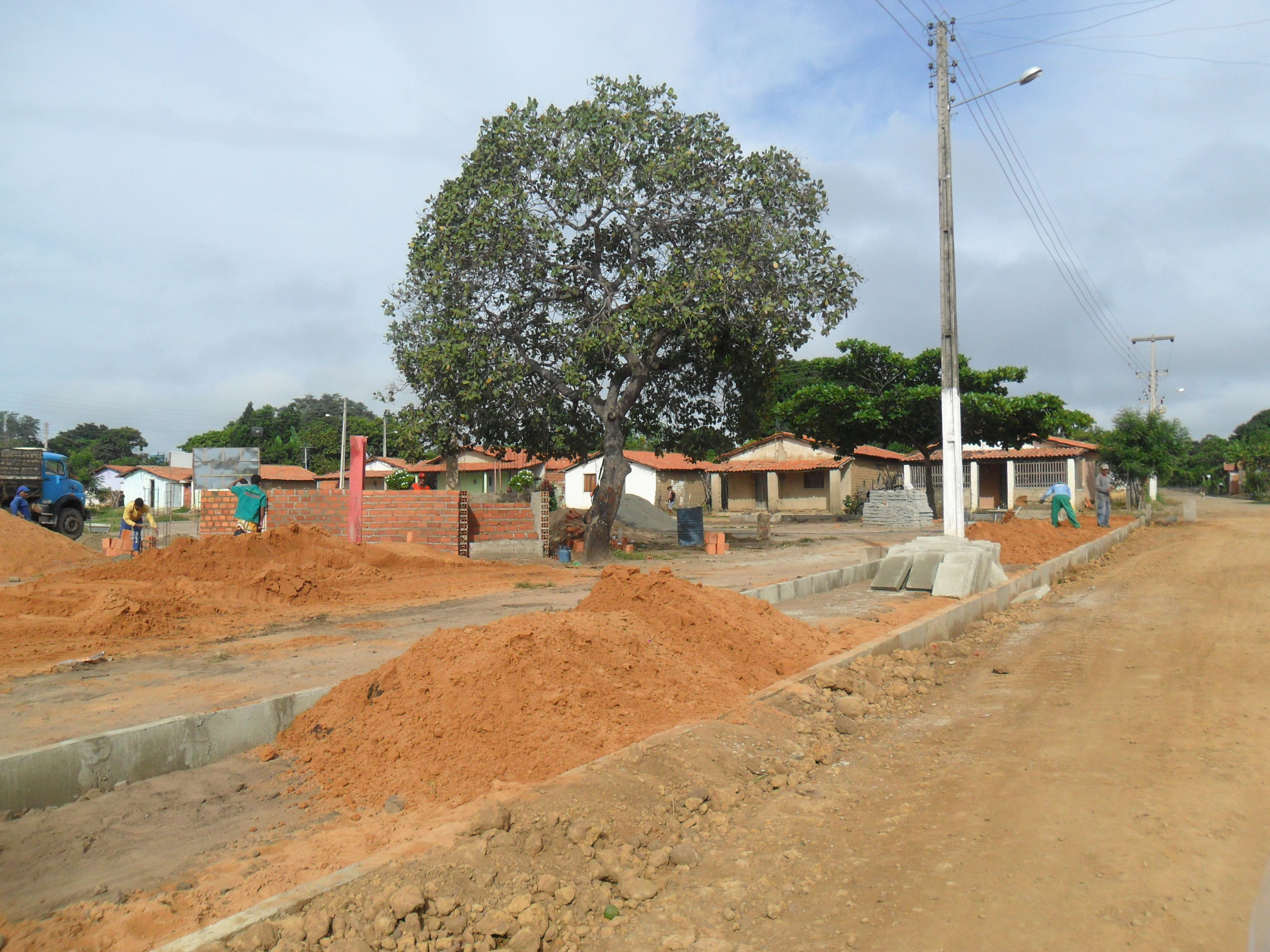 Prefeitura inicia construção de Praça no Sol Nascente