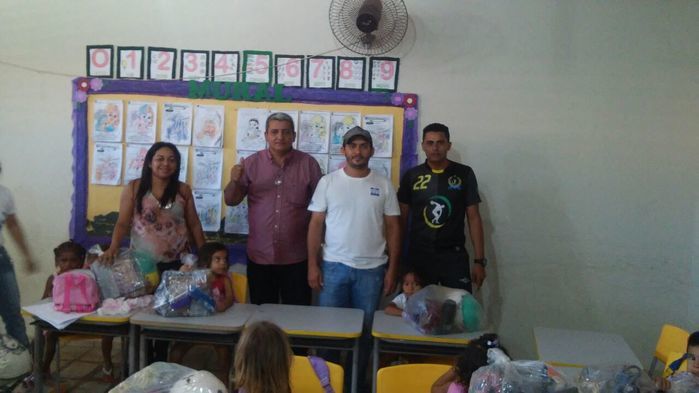 Prefeito Zé Resende e o Vice Dominguinhos continuam entregando Kits de brinquedos nas creches do município - Imagem 13