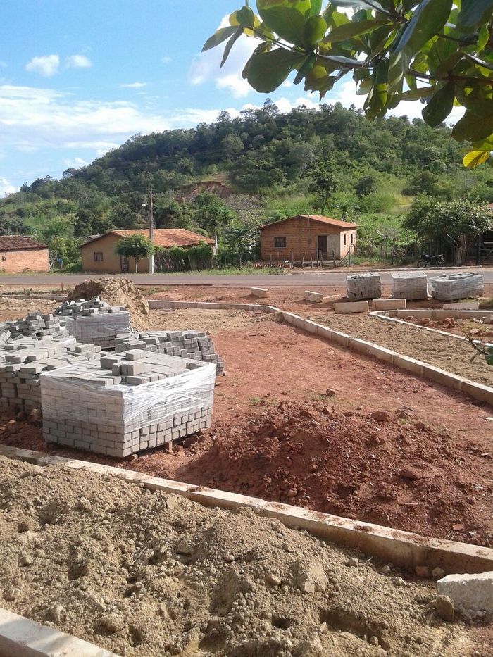 Prefeitura constrói praça com recursos próprios na Malhada Vermelha  - Imagem 7